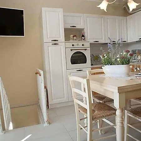 Seeblick 2bb Lockoff Apartment, Pool & Garten Szálloda Toscolano Maderno
